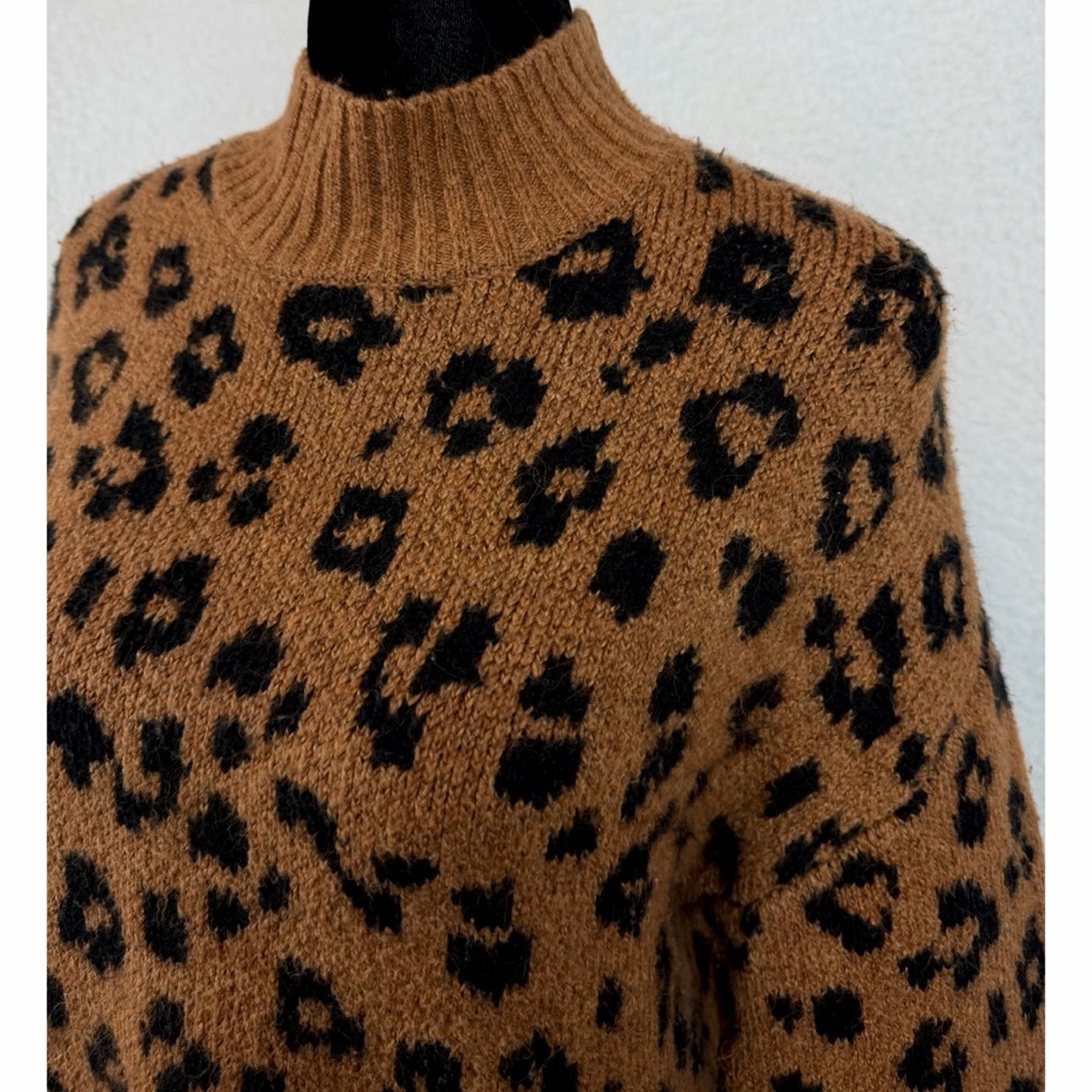 OLD NAVY • Brown Leopard Print Mock-Neck Long Sleeve Knit Sweater, XS - Picture 7 of 14